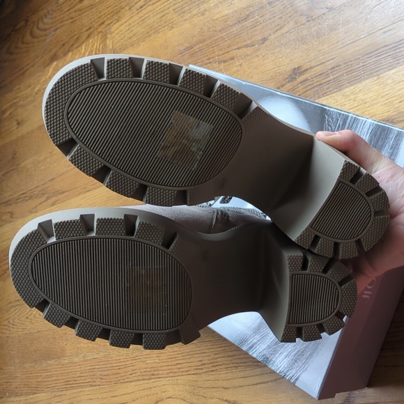 JLO Jennifer Lopez Emalee Bootie Platform Boot Women's Size 10 In Grey Beige - Picture 12 of 16